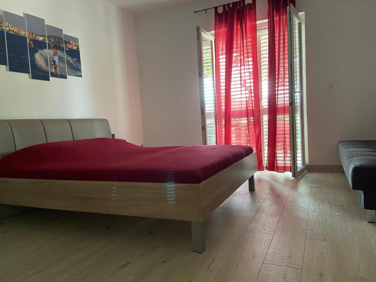 Apartmani Ortolio 维甘 外观 照片