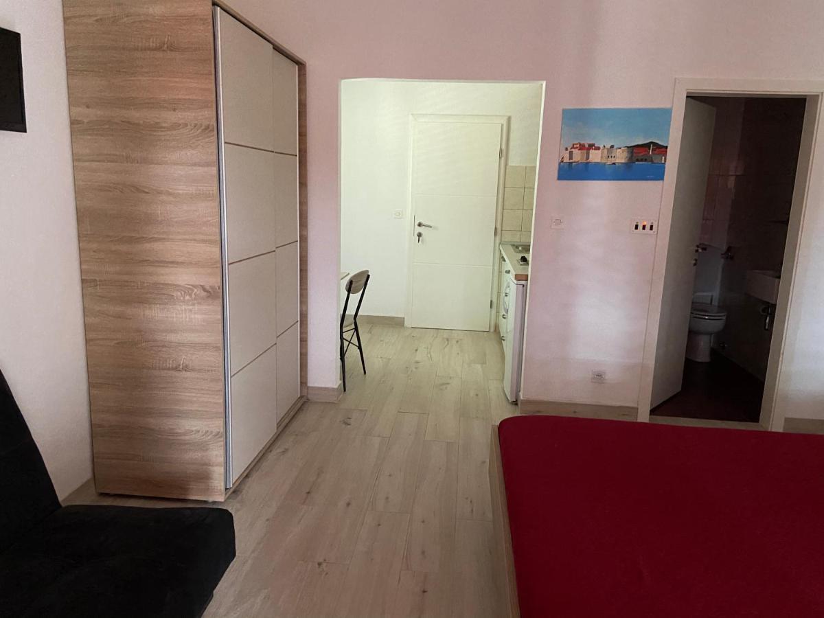 Apartmani Ortolio 维甘 外观 照片