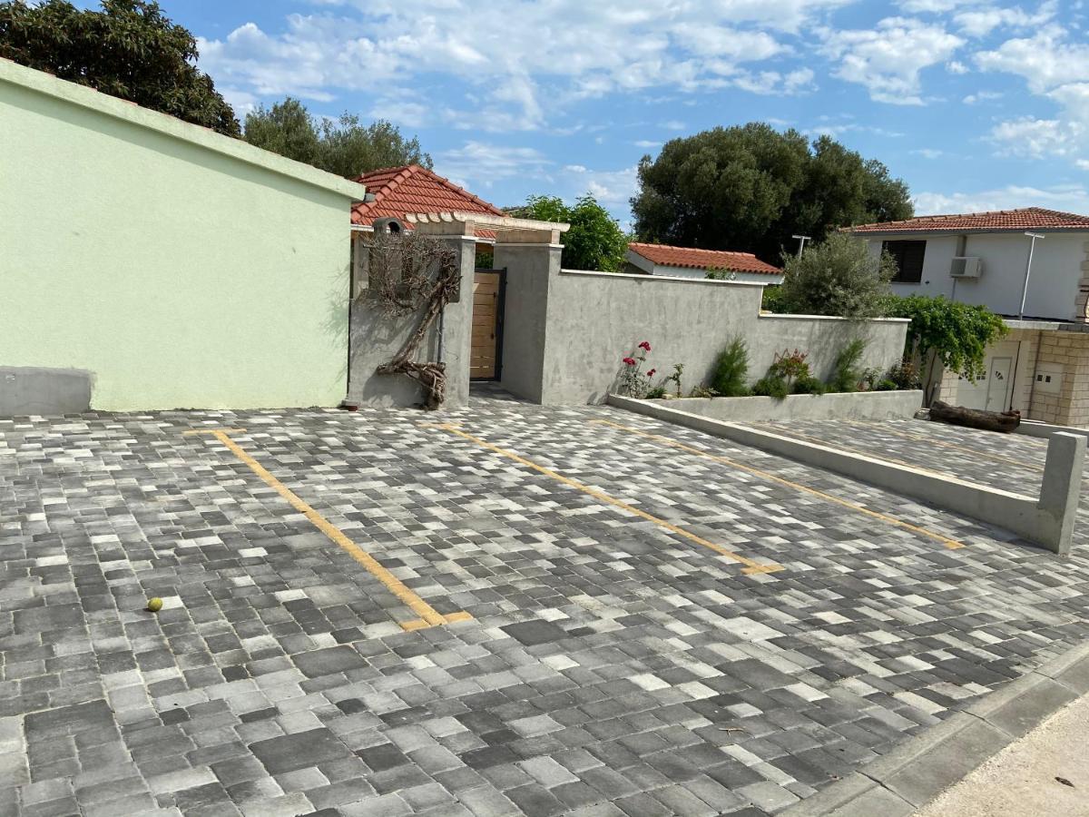 Apartmani Ortolio 维甘 外观 照片