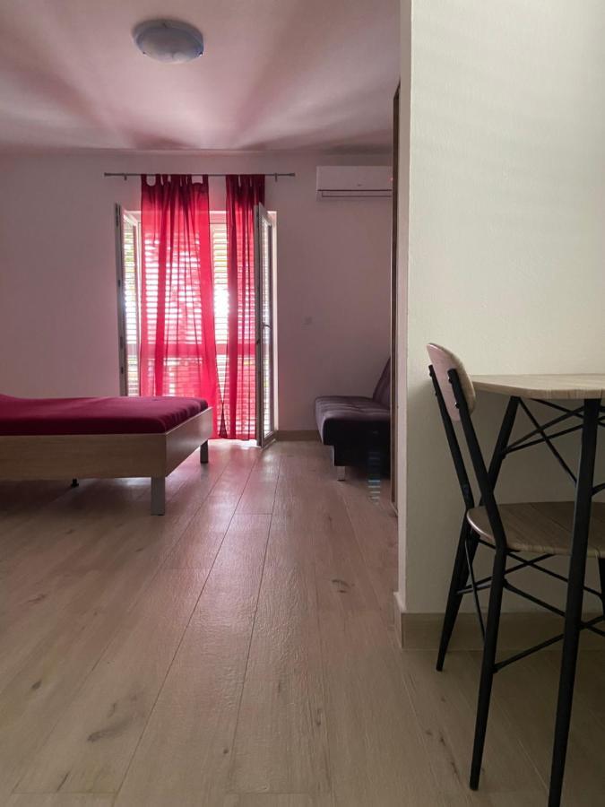 Apartmani Ortolio 维甘 外观 照片